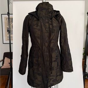 blanc noir Women's Camouflage Utility Hooded Jacket - Olive